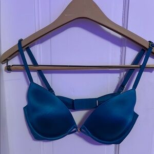 Victoria’s Secret Teal Underwire T-Shirt Bra